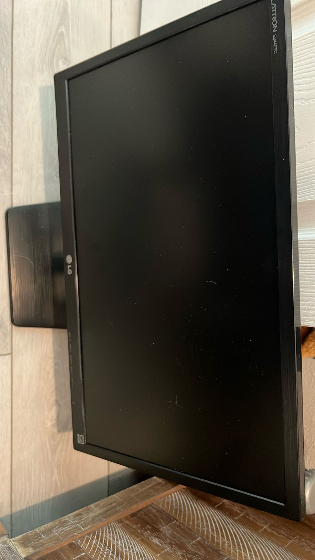 25” Flatron LG Monitor