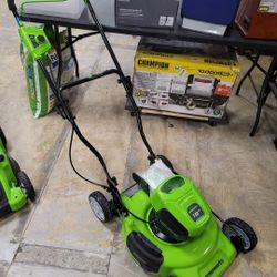 Greenworks 40 volt Electric lawn mower. Includes battery and charger. NOT SELF PROPELLED. NO CATCH BAG

$168 FIRM