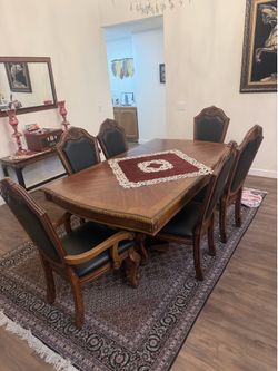 Dining set with 6 chairs can with extension to make it bigger