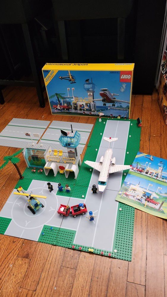 LEGO Vintage - International Jetport (#6396) COMPLETE SET w/ Box & Instructions