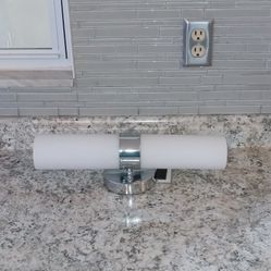 Light For 2 Bulbs