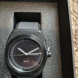 Nixon Light Wave for Sale in Riverside, CA - OfferUp