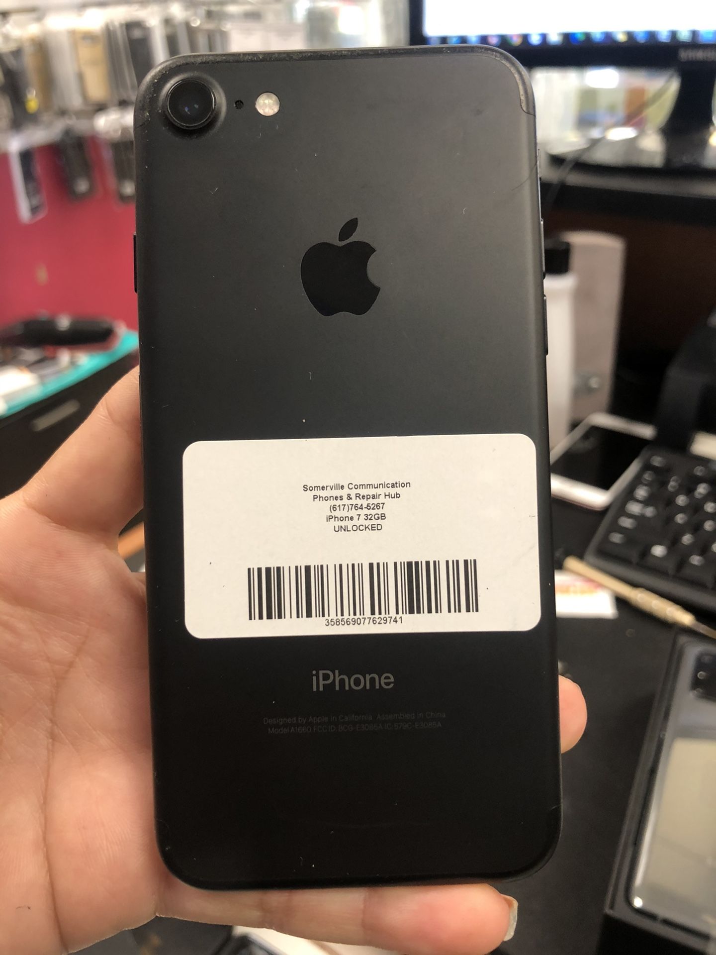 Factory unlocked iPhone 7 32gb, store warranty