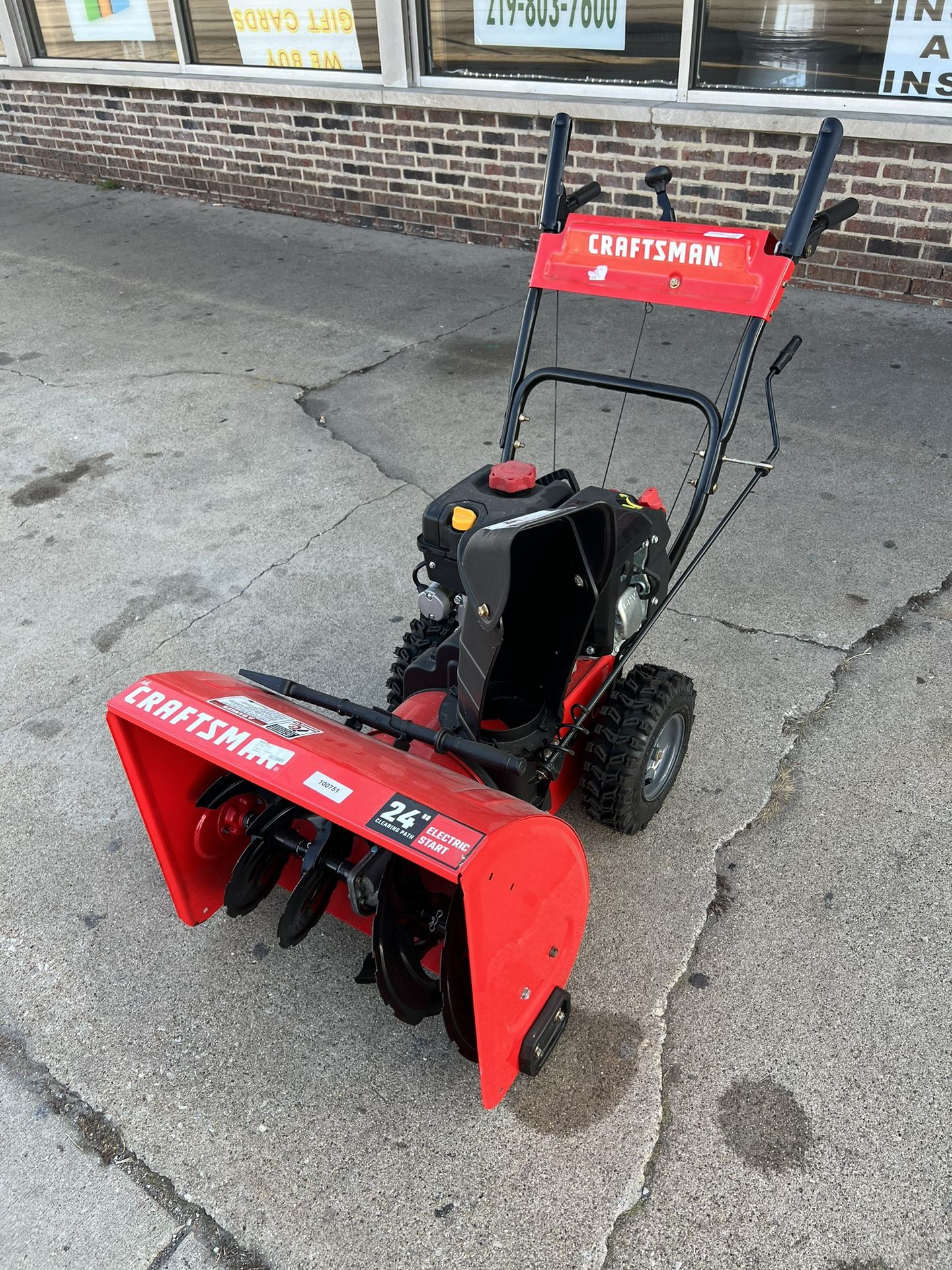 CRAFTSMAN Select 24in Twostage Selfpropelled Gas Snow Blower for