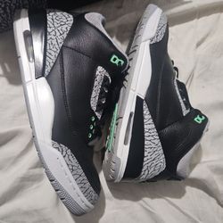 Air Jordan 3 Green Glow Size 10.5