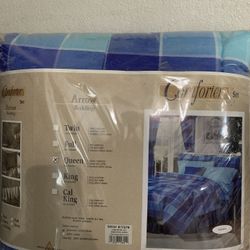 New Queen Comforter Set