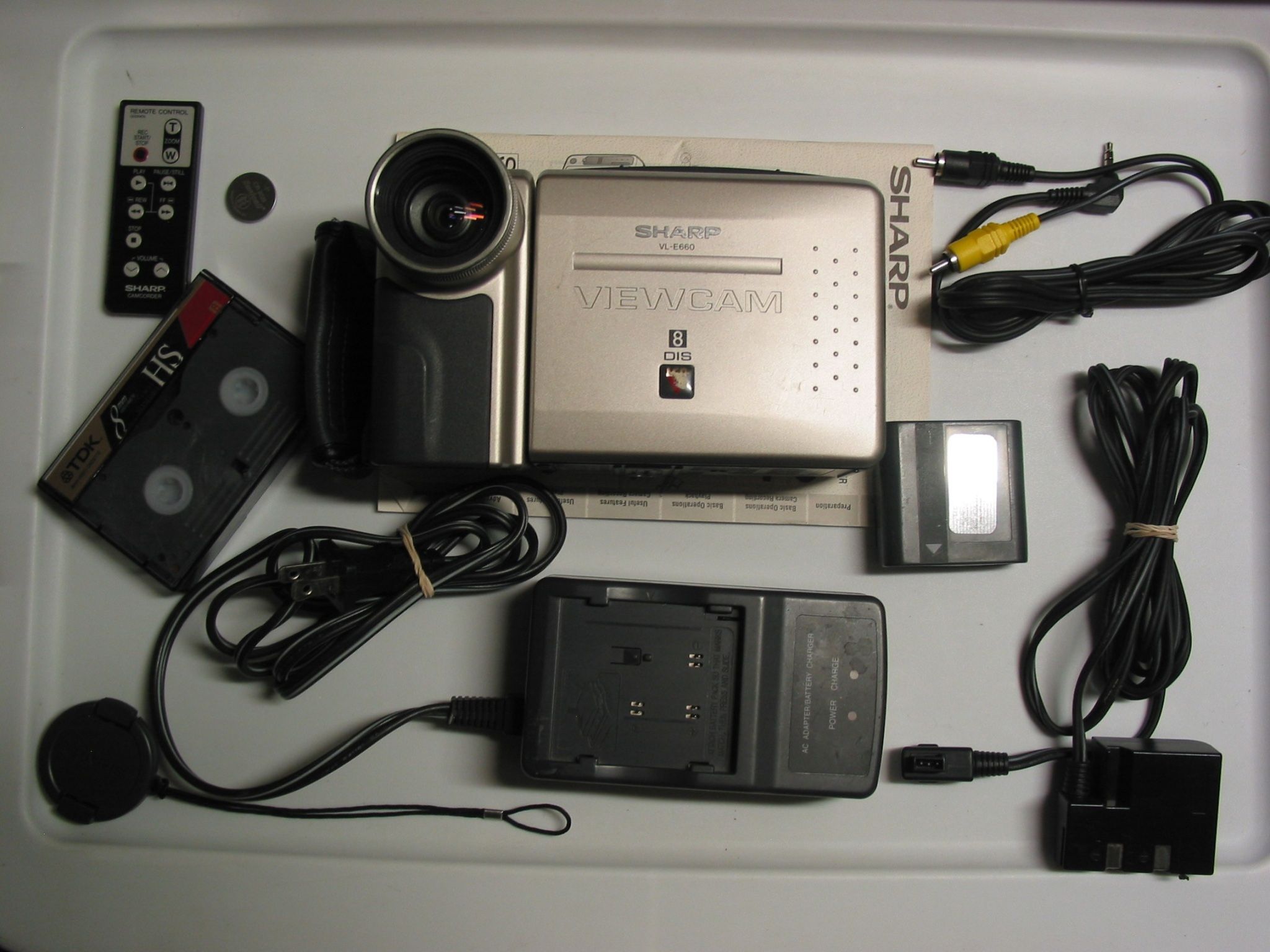 Sharp ViewCam VL-E660U Video8 Video camcorder 8mm Cassette Playback Tape Player Camera