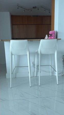 Like New White Bar Stools