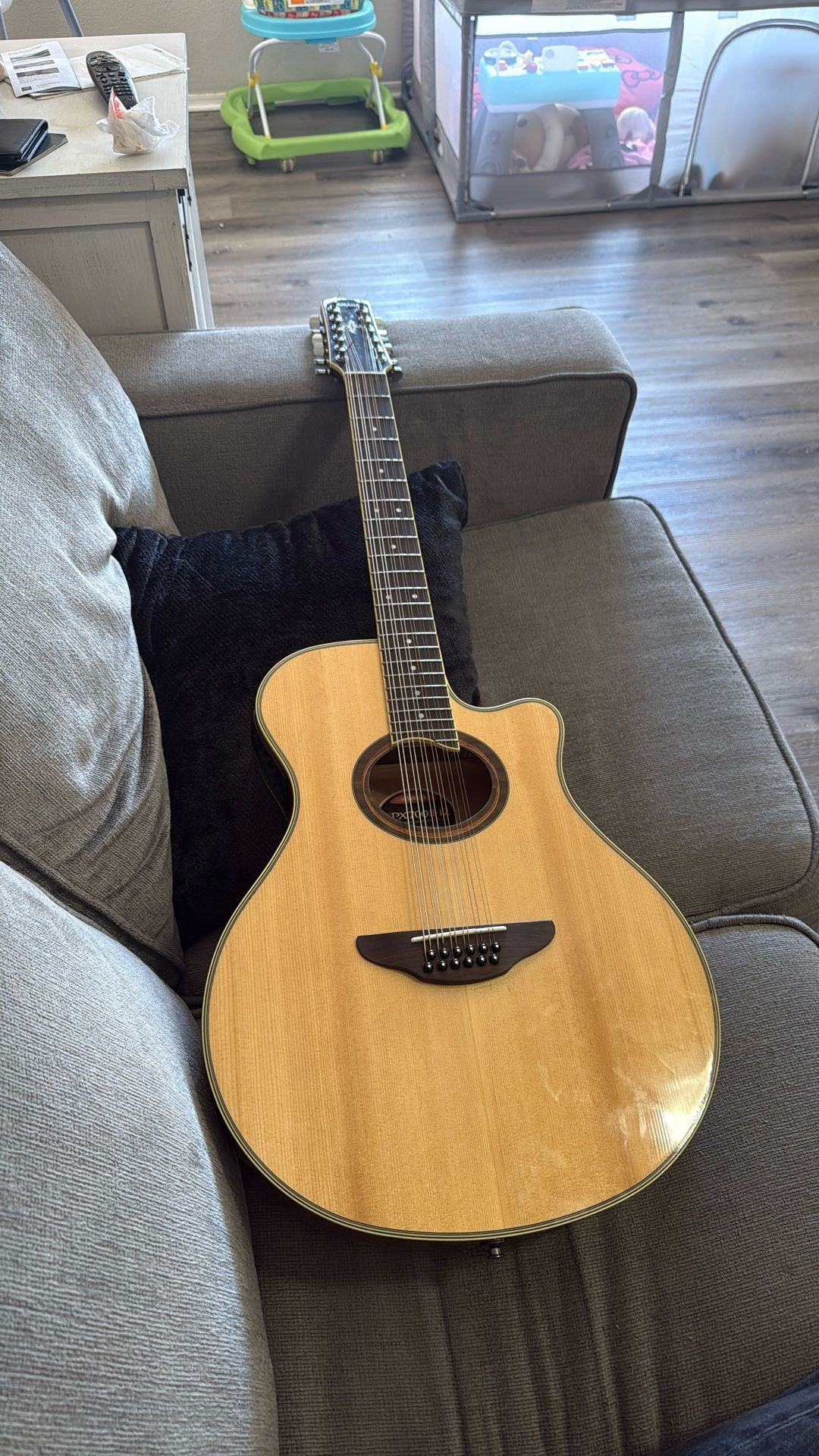 Yamaha Apx700ll-12