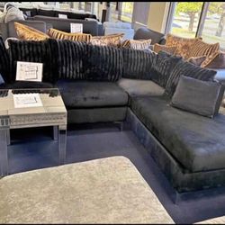 Elegant L-Shape Black Velvet Sectional! Pickup And Delivery 🚚