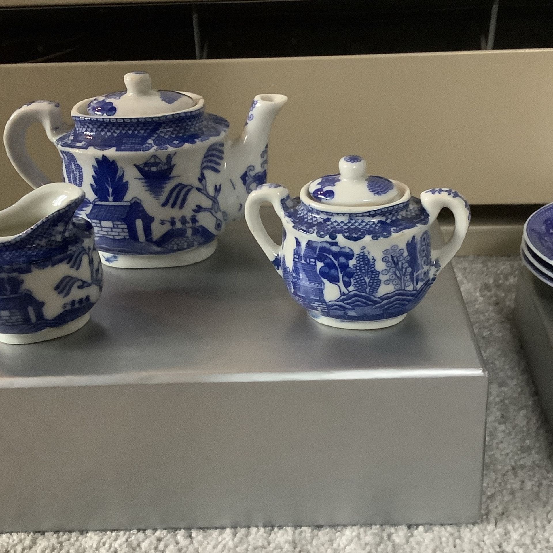 Blue Willow Miniature Tea Set, Vintage