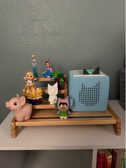 Blue Tonie Box With 8 Tonies and Stand