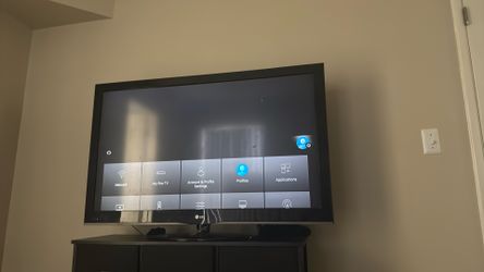 LG Tv / COMPATIBLE WITH ROKU AND FIRESTICK