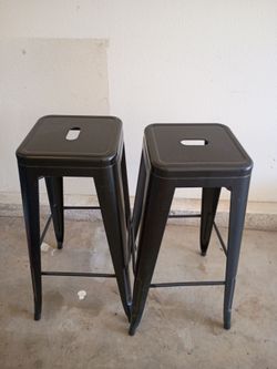 Black Metal Bar Stools – Set of 2