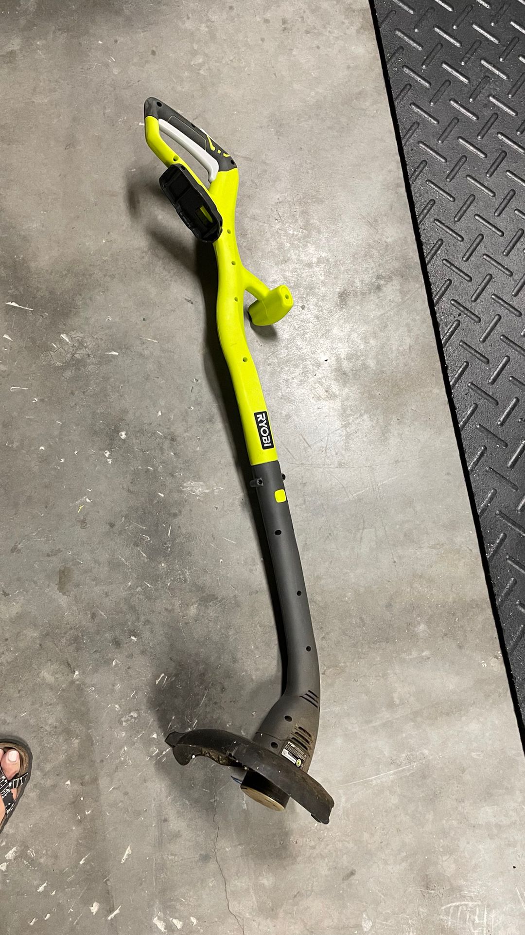 Ryobi 18v String Trimmer And Edger