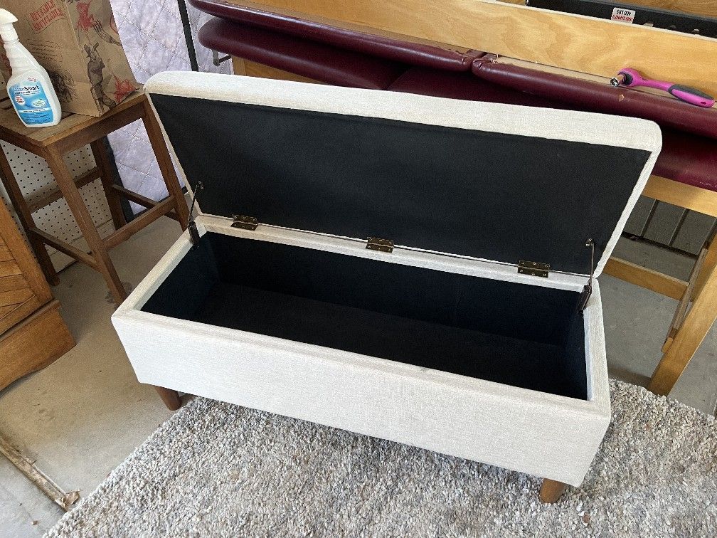Storage Bench / Trunk