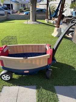 Little Tikes Deluxe Ride & Relax Wagon