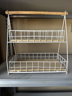 White Stand