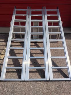 Folding ramp