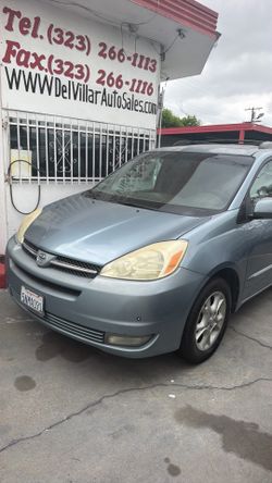 2005 toyota sienna  xle awd