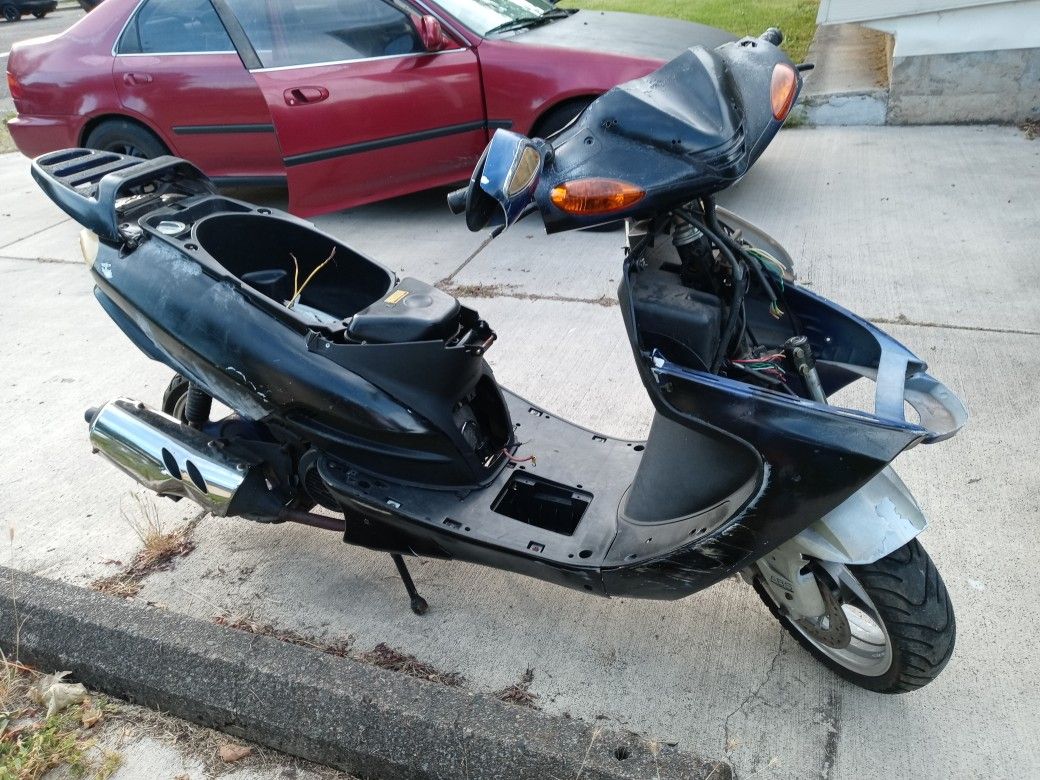 2009 scooter GY6 150 CC. $175 OBO