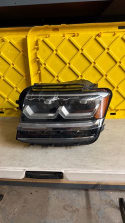 Volkswagen atlas left headlight 2018 2019 2020 2021