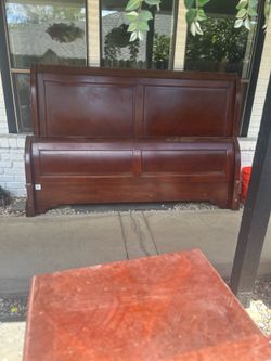 Cal king bed fram