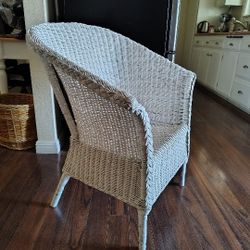 Vintage White Wicker Chair