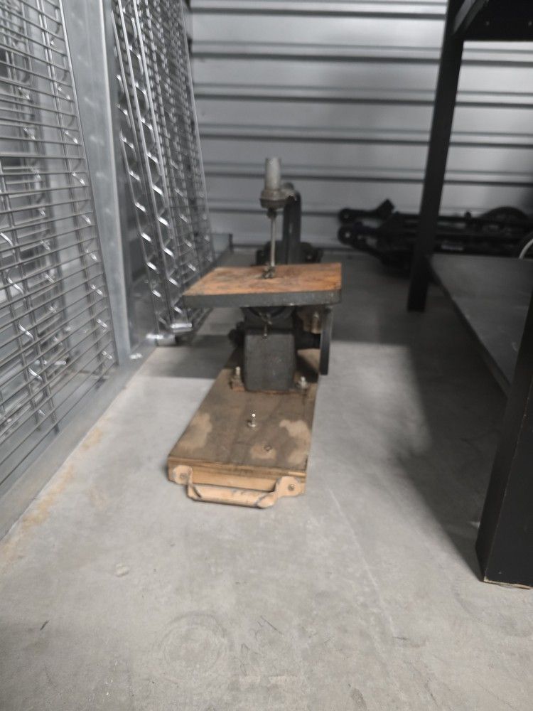 Vintage Rigid Arm Scroll Saw