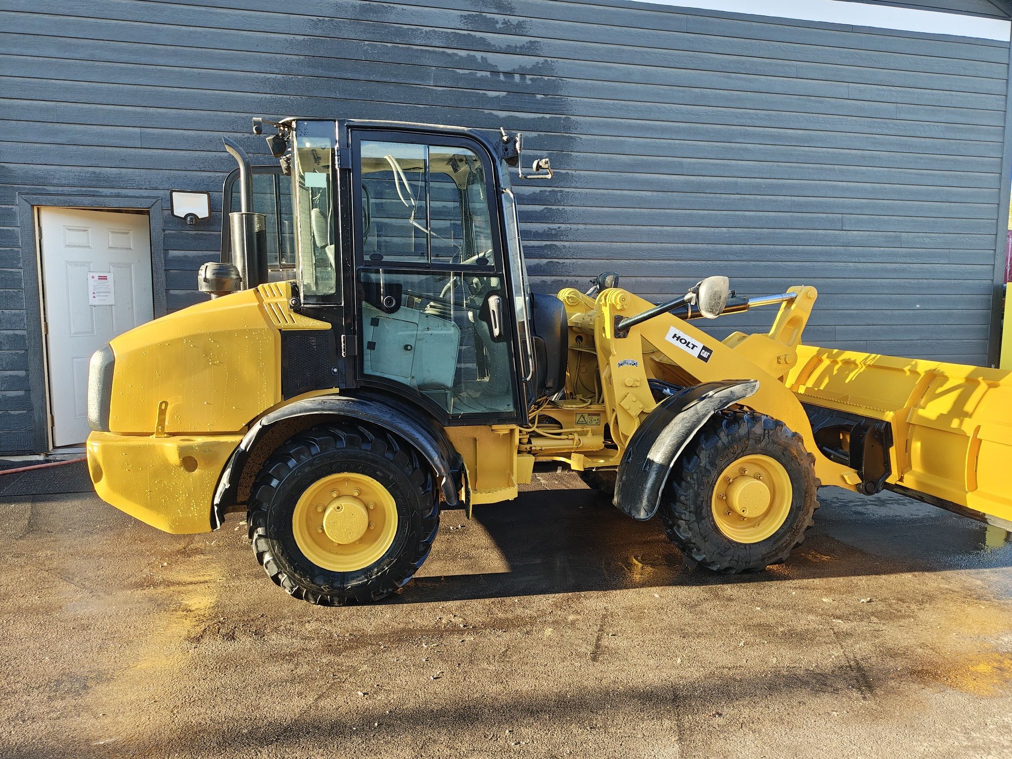 2007 cat 907 Loader 10ft Show Pusher Toro Dingo Wright Stander Scag Trailer Stihl Echo John Deere Hustler Redmax Ferris Western Boss Plow Stand On Mow