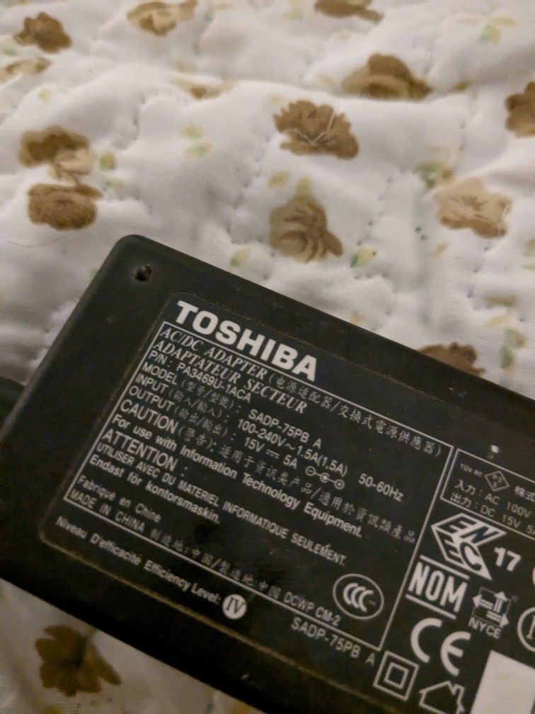 Toshiba 15v Laptop Charger