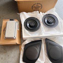 Harley Davidson Speakers & Amp