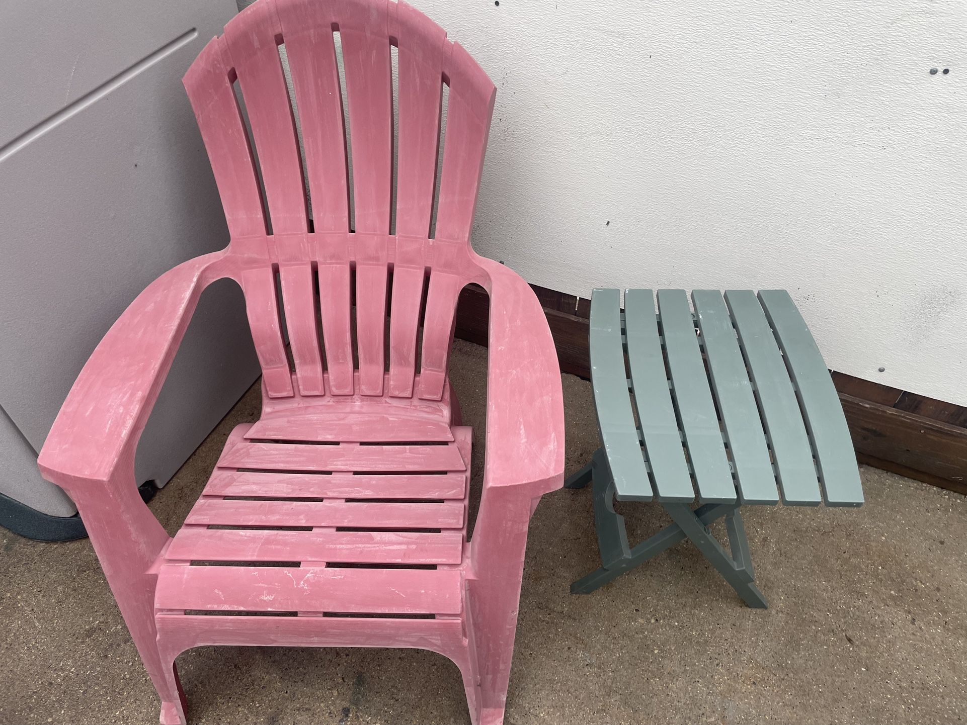 Adirondack Patio Porch Chair & Green Folding Side Table