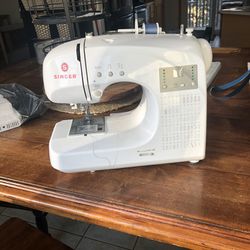 Singer Mini Sewing Machine 