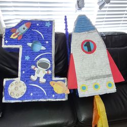 Space Themed pin̈atas