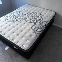 🟢queen Size Pillow Top Mattress 12" Thick 