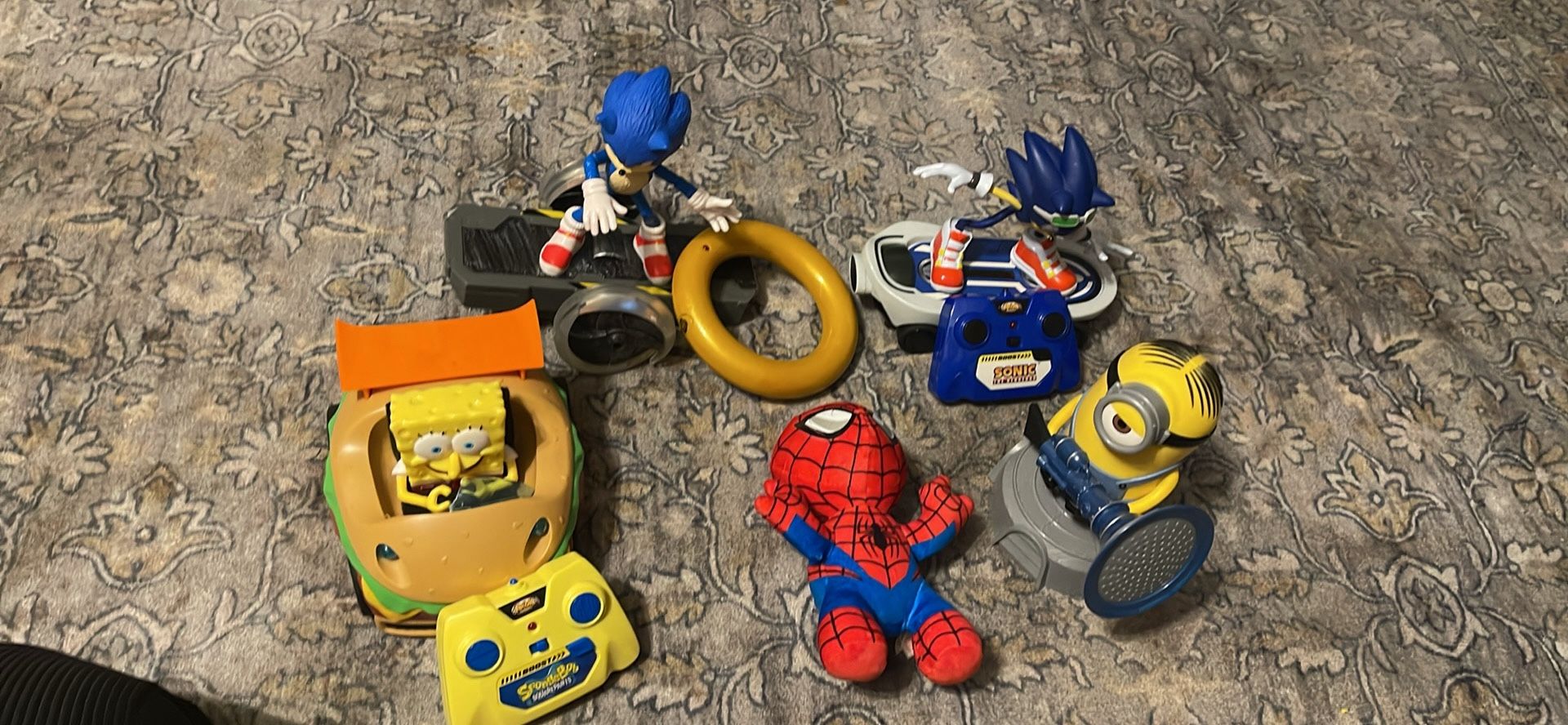 Sonic Spongebob, Minions And Spider-Man Toys
