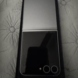 Samsung Galaxy Flip 6 Blue 256 Gig