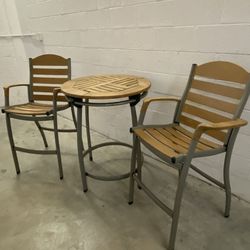 CLASSIC TEAK AND ALUMINUM PATIO SET