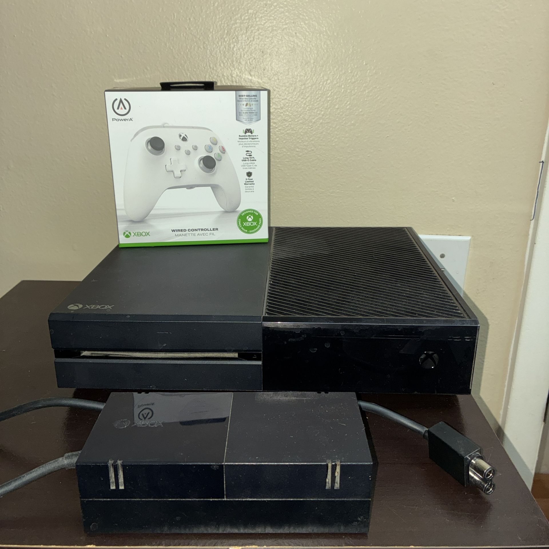 Microsoft Xbox One 500GB Home Console Black (1540) + New Controller Working