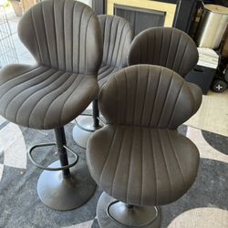 4 Adjustable Bar Stools