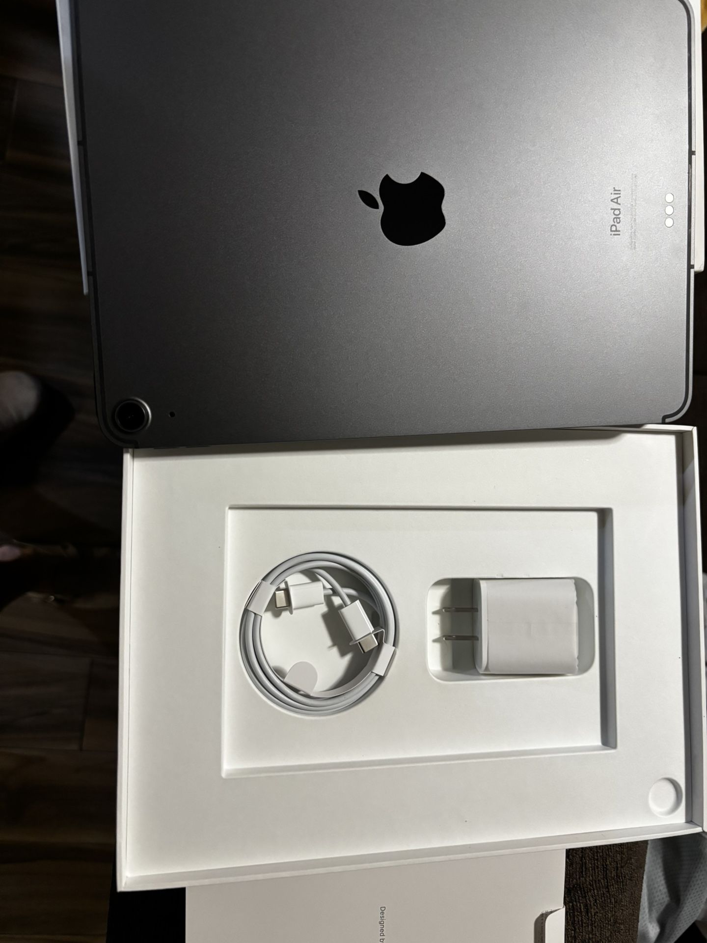 Brand New iPaD Air 5th generation WiFi + Cellular 