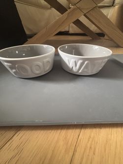 DOG FOOD & WATER BOWLS