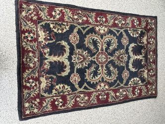 Thick, Close-Woven Rug (3x5)