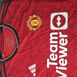 New Manchester United Jersey  Size medium 