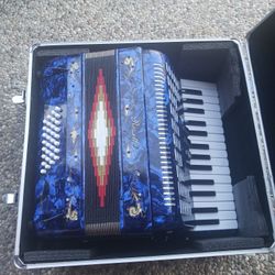 Rossetta 3230  3 Button Accordion