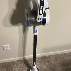 Cordless Vacuum w/attachments
