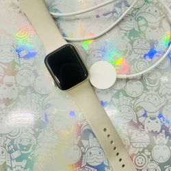 Apple Watch SE (GPS + Cellular) (2nd Generation) With Charging Cord 
