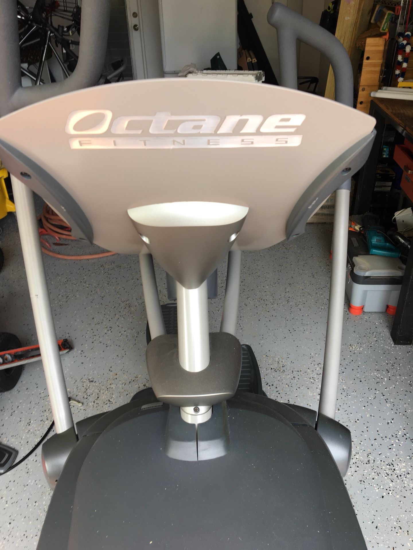 Elliptical Octane Fitness Q37e for Sale in Fort Lauderdale, FL OfferUp