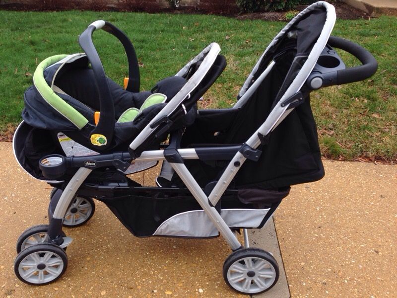 Chicco cortina double stroller with Chicco Keyfit car seat and 2 bases